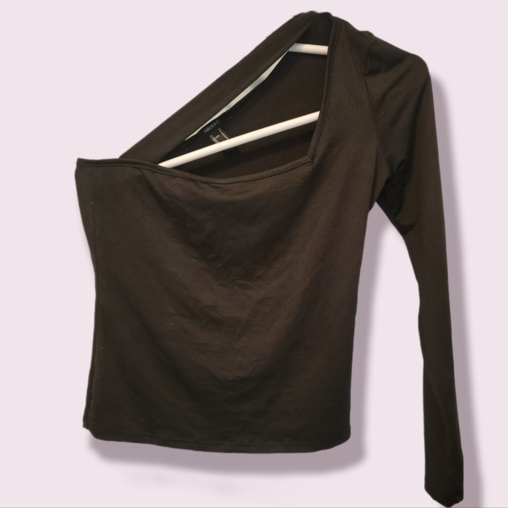 Forever 21 black one shoulder crop top - Medium